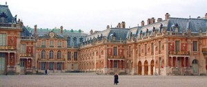 500px-chateau-de-versailles-cour